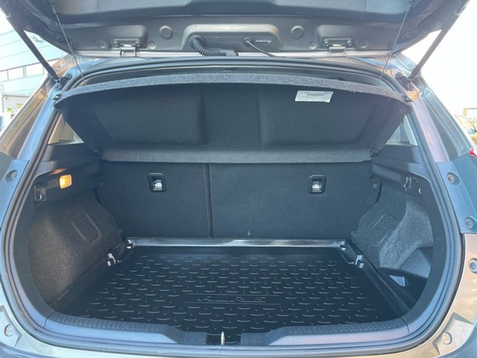 2017 Toyota Auris HYBRID SOL 4DR AUTO €17,450