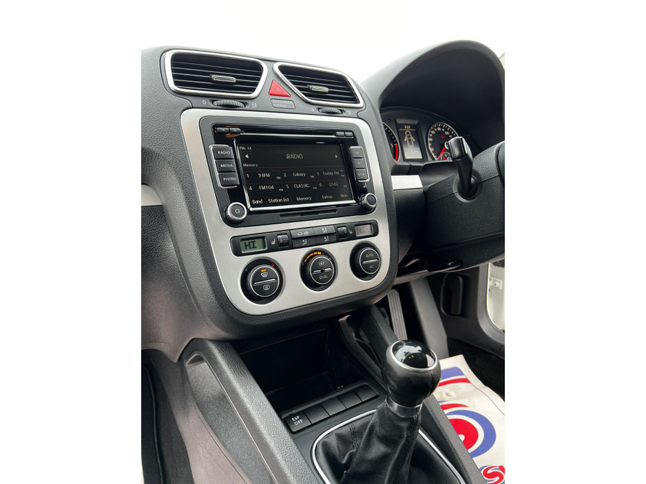 2009 Volkswagen Scirocco - image 10