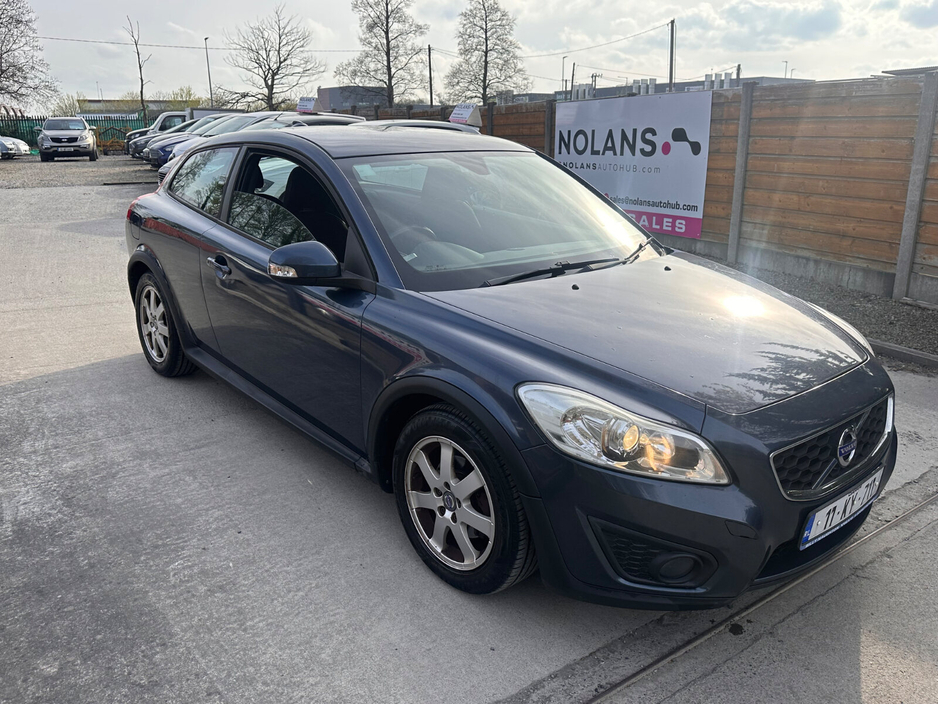 2011 Volvo C30 - image 3
