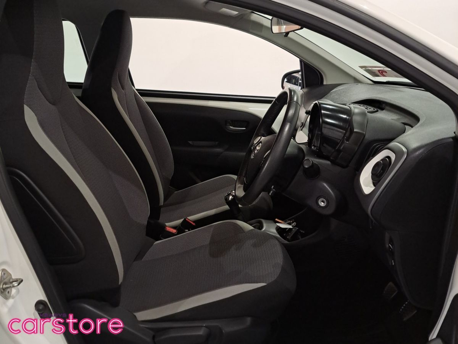 2021 Toyota Aygo - image 12