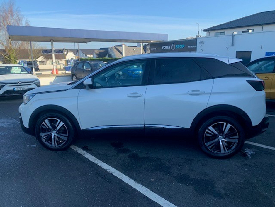 2019 Peugeot 3008 - image 6