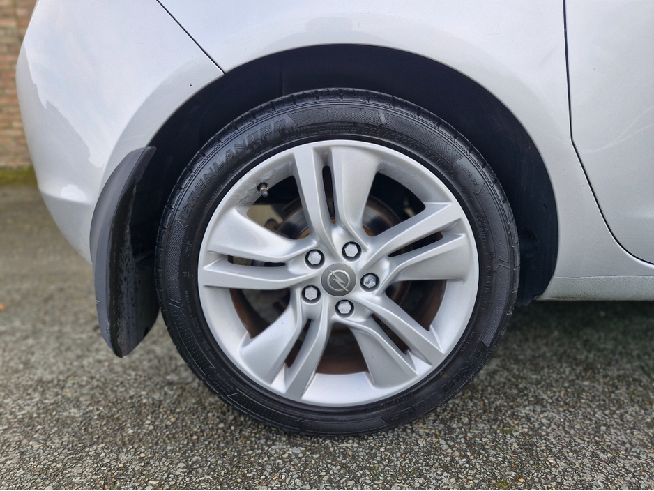 2017 Opel Meriva - image 18