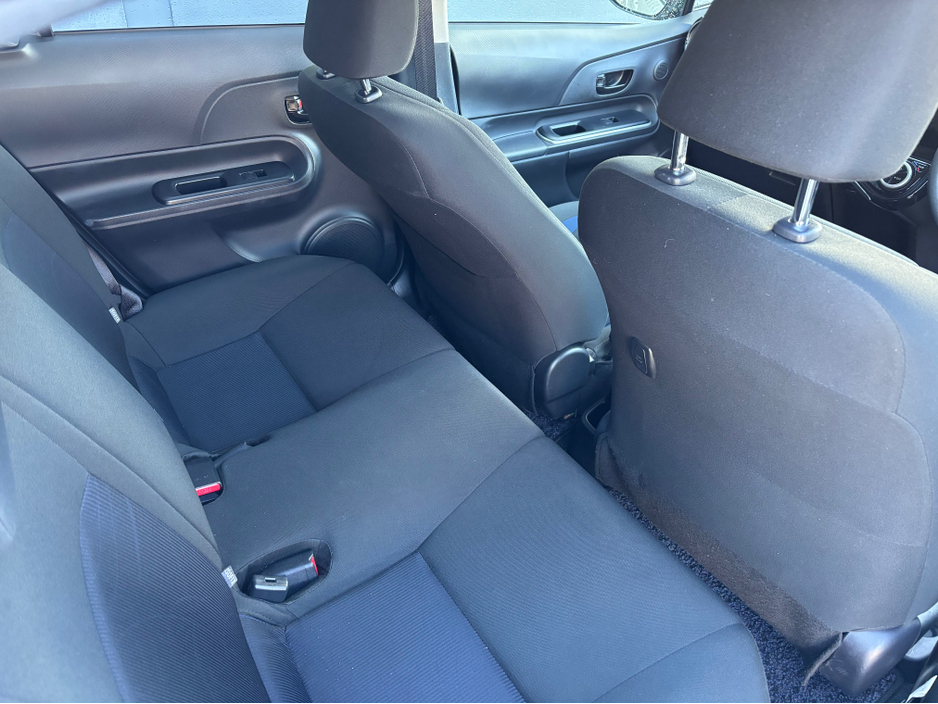 2019 Toyota Aqua - image 9