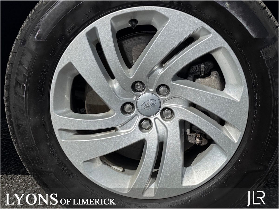 2025 Land Rover Discovery Sport - image 9