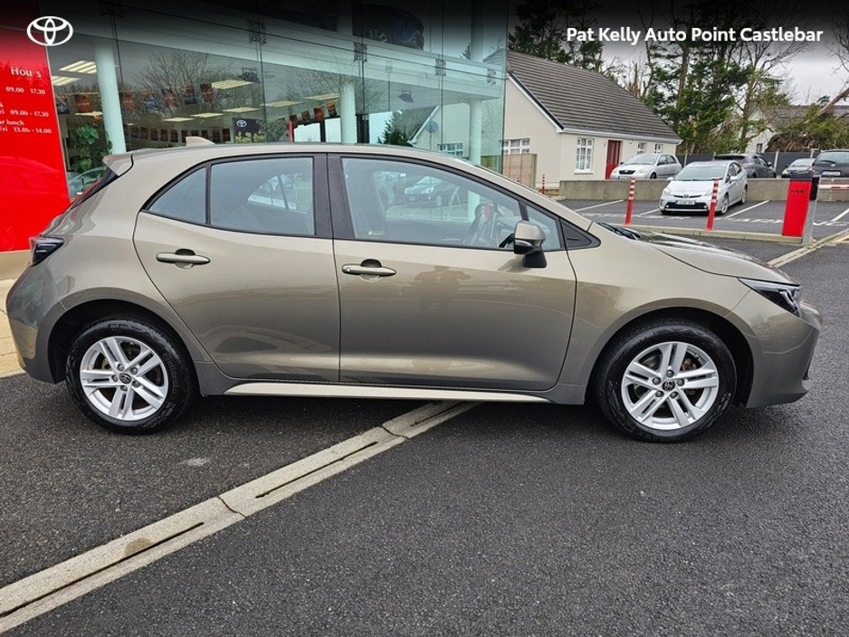 2023 Toyota Corolla COROLLA HYBRID LUNA H/B €27,900