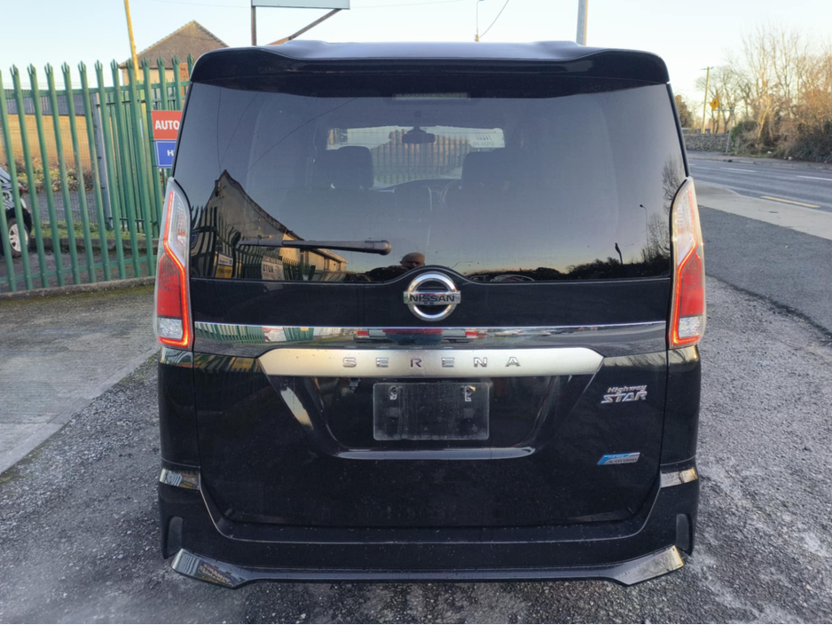 2017 Nissan Serena Highway Star V €19,950
