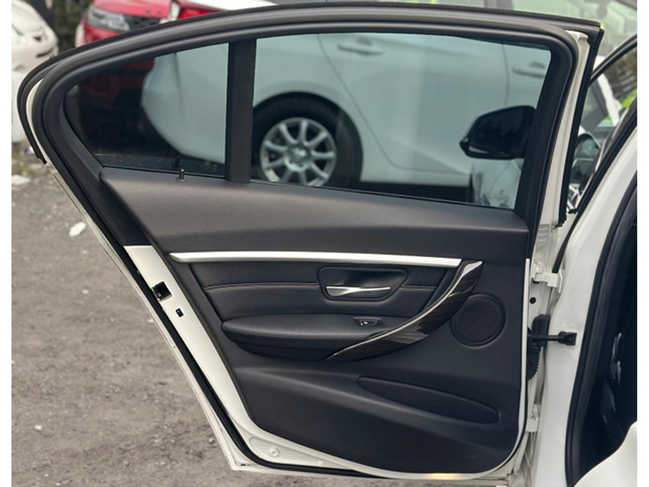 2016 BMW 3 Series 330E M Sport 2.0L  Automatic Plug-in Hybrid (5633) €18,495