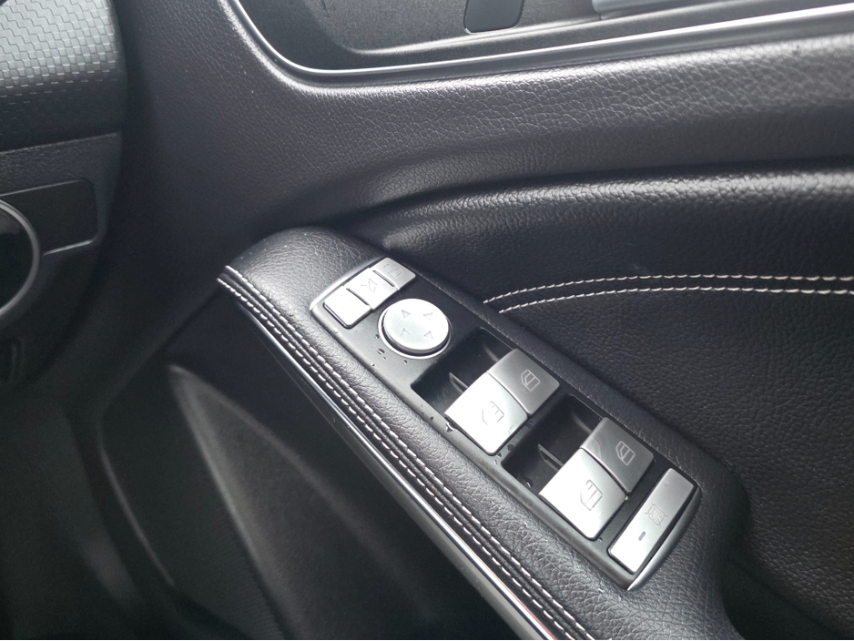 2015 Mercedes-Benz A Class A180  SUNFOOF PANO ROOF - HALF LEATHER HEATED SEATS - REV CAMERA - HI SPEC / SYSTEM LOW ROAD TAX BAND / SIMI DEALER €16,450