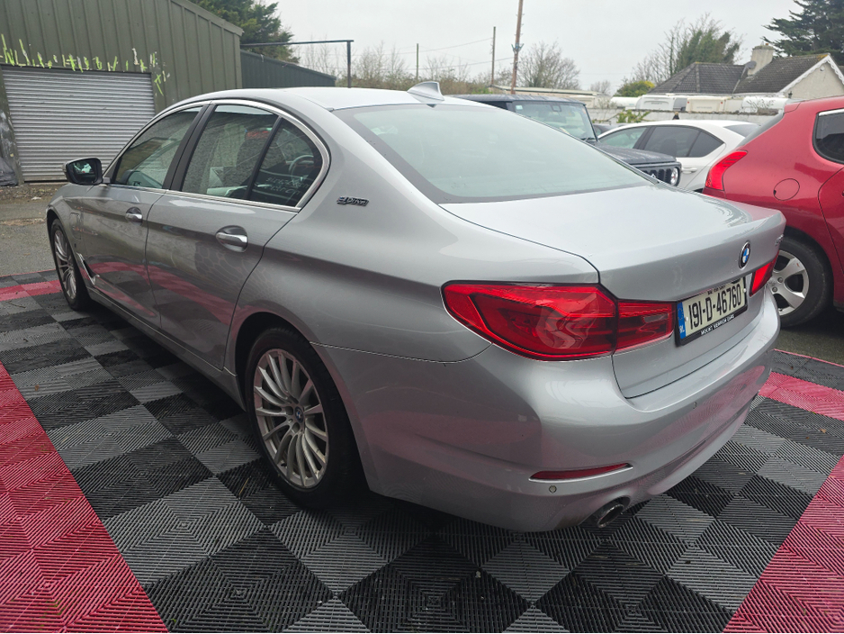 2019 BMW 5 Series - image 6