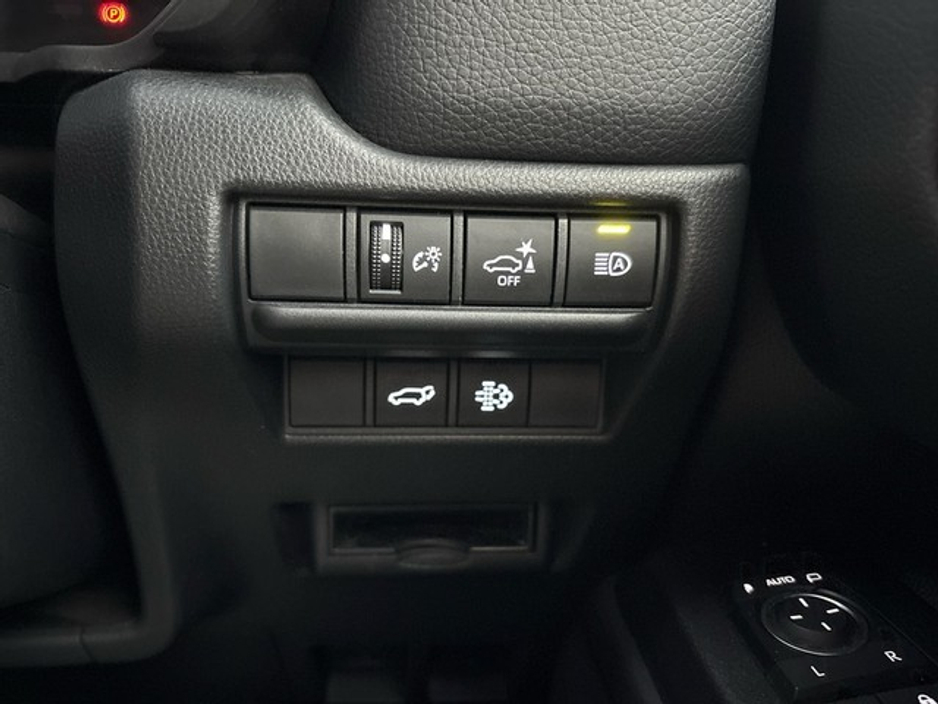 2025 Toyota Landcruiser - image 17