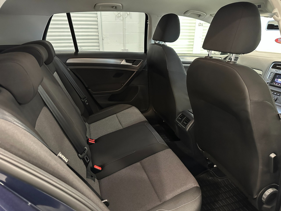 2014 Volkswagen Golf - image 31