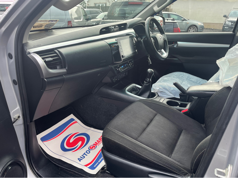 2021 Toyota Hilux - image 7