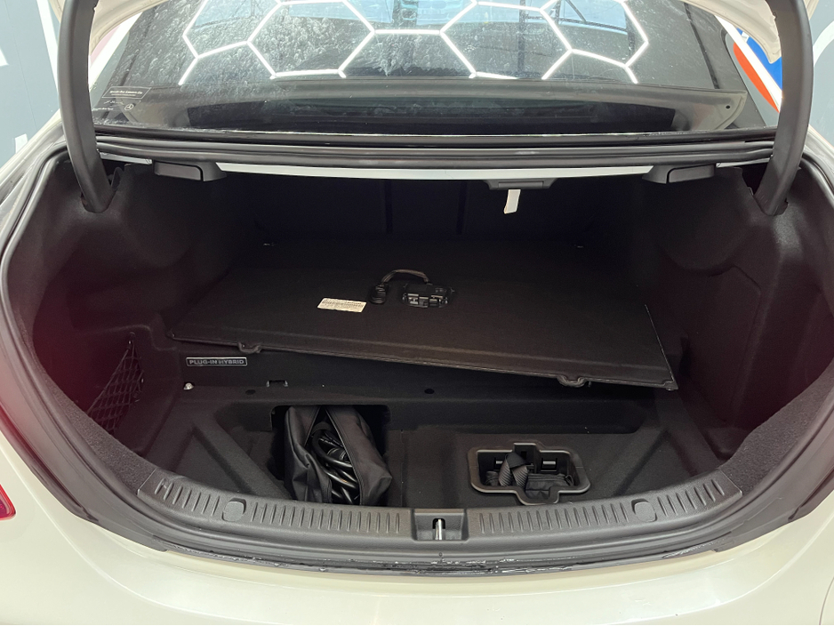 2018 Mercedes-Benz E Class 2018 MERCEDES-BENZ E350E AVANTGARDE SPORTS 2.0 AUTOMATIC / CRUISE CONTROL / 360° PARKING CAMERA / ELECTRIC MEMORY & HEATED SEATS / PADDLE SHIFTERS / PANORAMIC SUNROOF / HEATED REAR SEATS