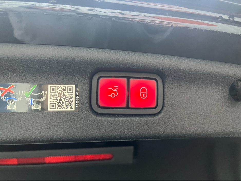 2024 Mercedes-Benz C Class - image 11