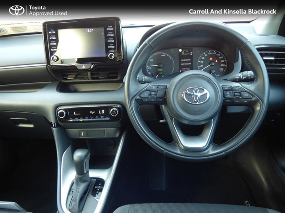 2024 Toyota Yaris - image 9