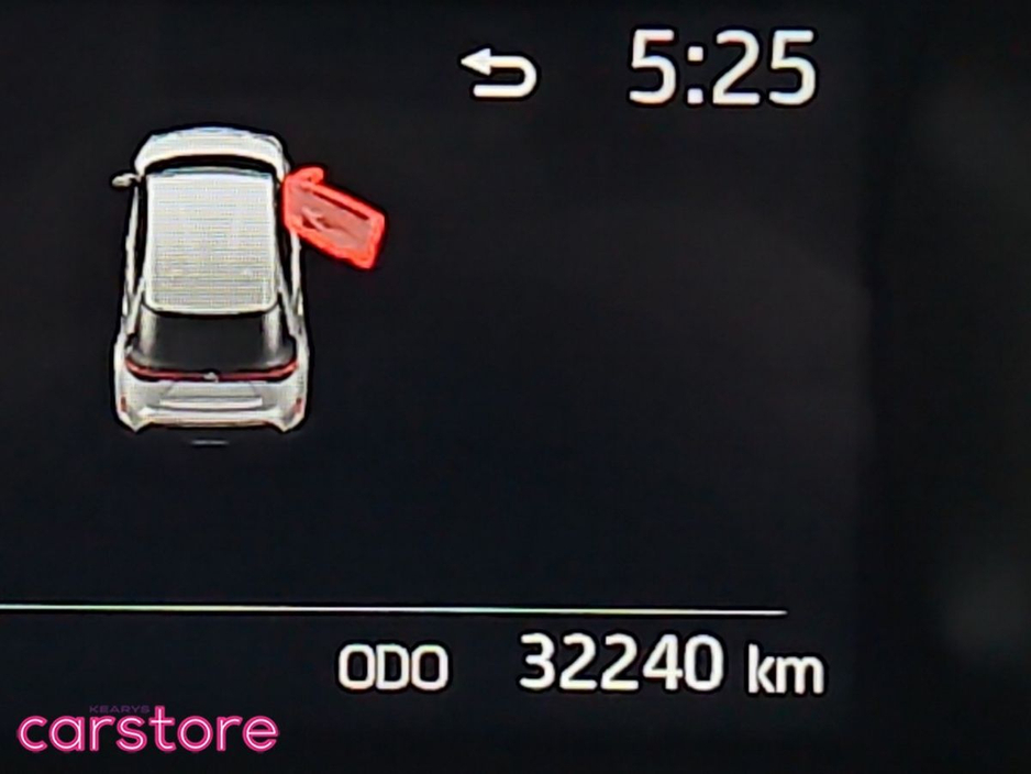 2021 Toyota Yaris Cross - image 20