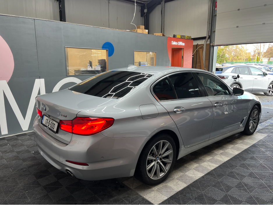 2017 BMW 5 Series - image 2