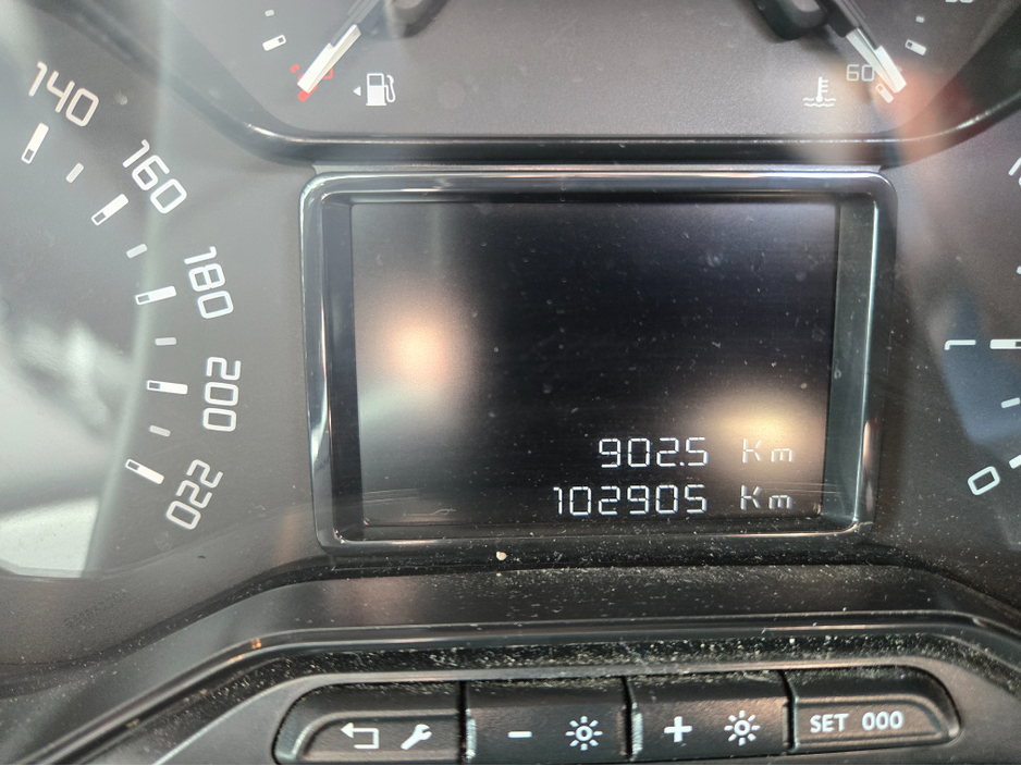 2023 Citroen Berlingo - image 9