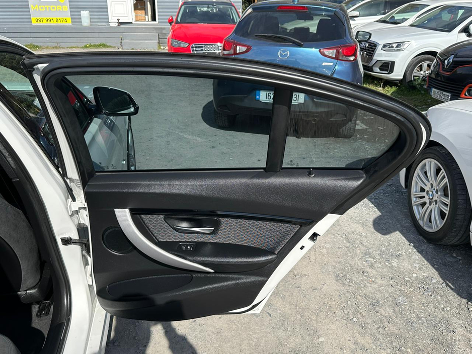 2017 BMW 3 Series - image 8