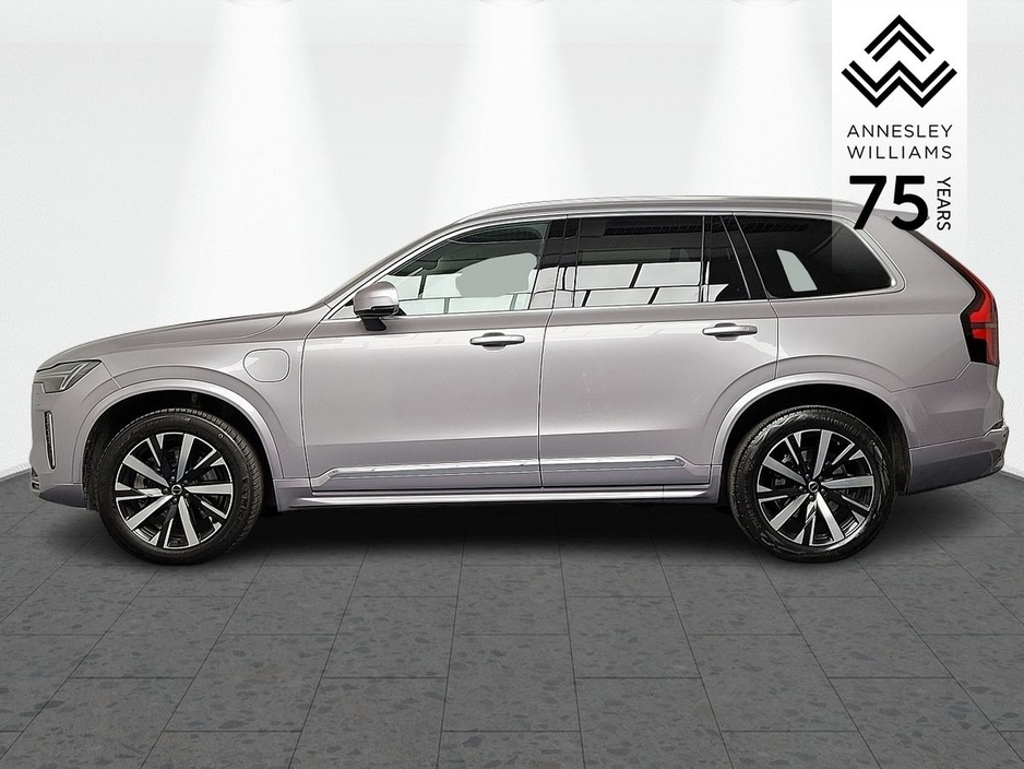 2025 Volvo XC90 - image 5