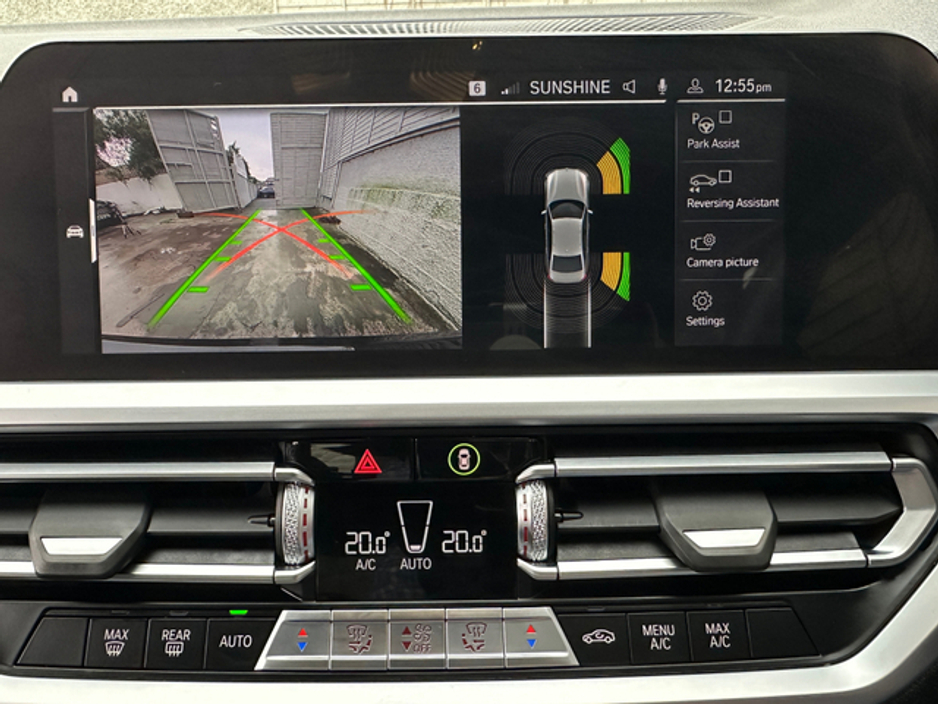 2021 BMW 3 Series - image 15