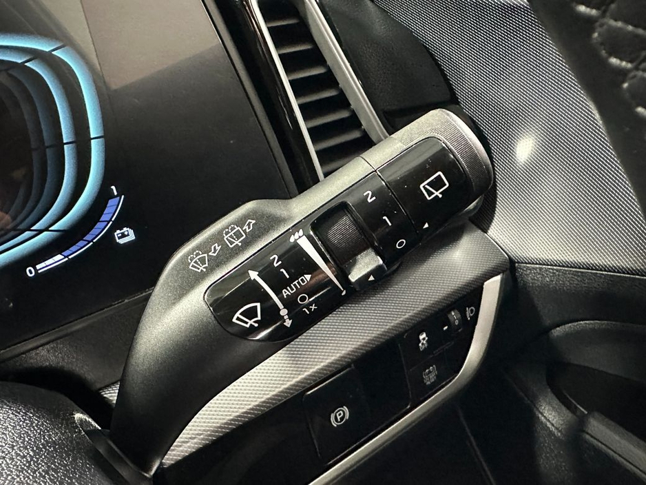 2022 Kia Sportage - image 16