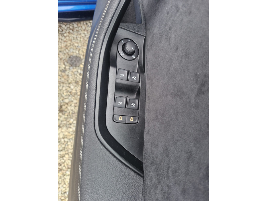 2020 Skoda Superb - image 24