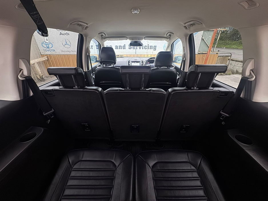 2017 Ford Galaxy - image 14