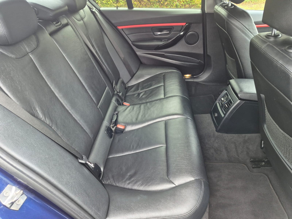 2019 BMW 3 Series - image 17