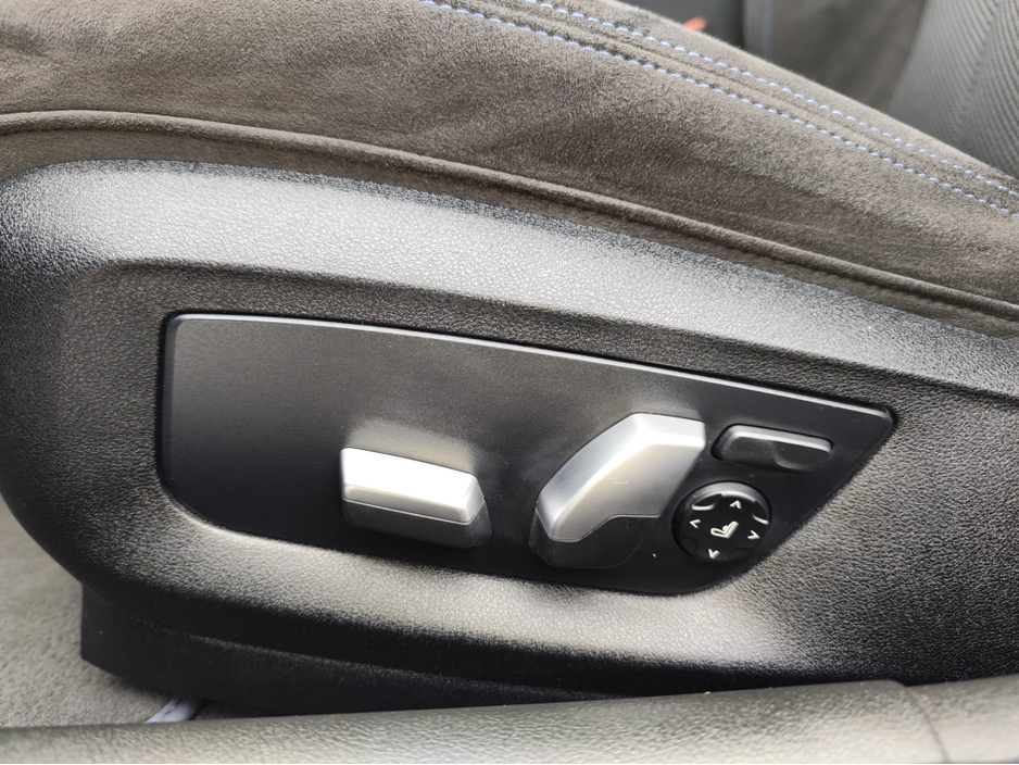 2018 BMW 5 Series - image 22