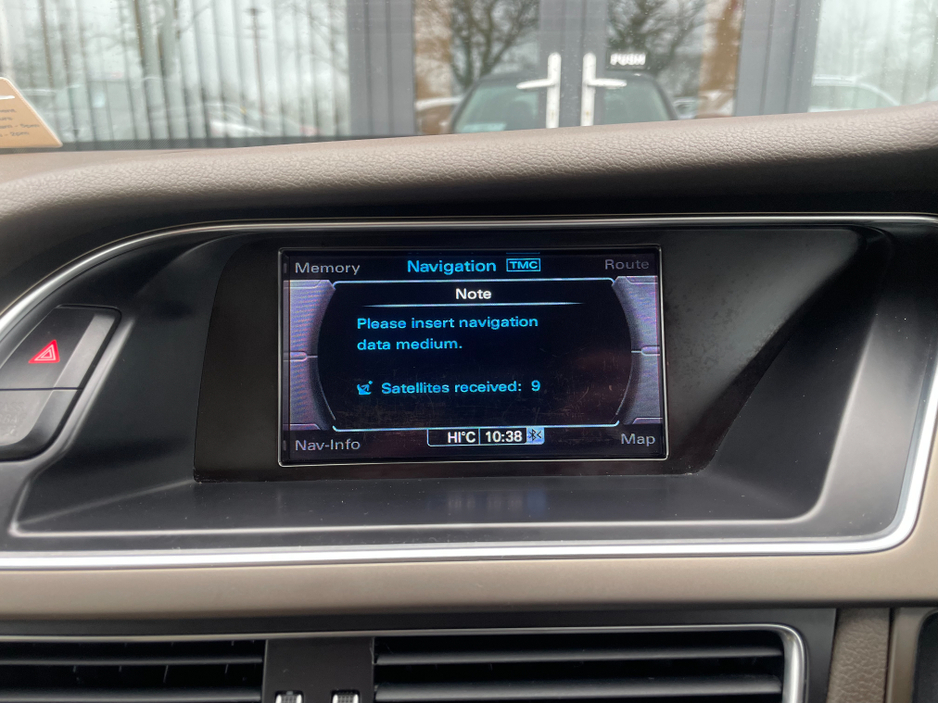 2014 Audi A4 - image 12