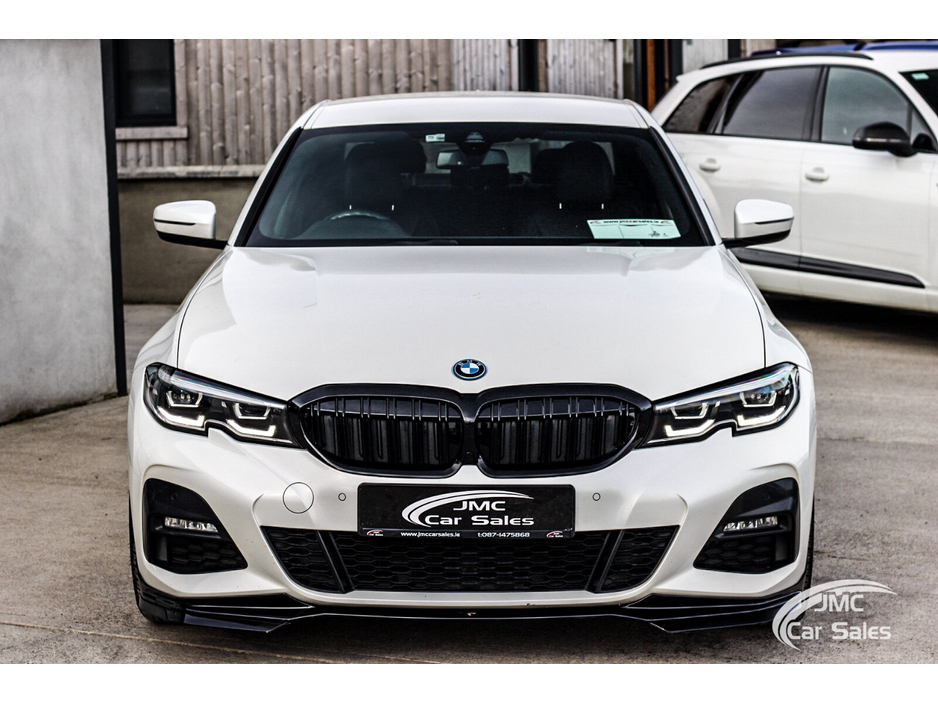 2021 BMW 3 Series - image 9