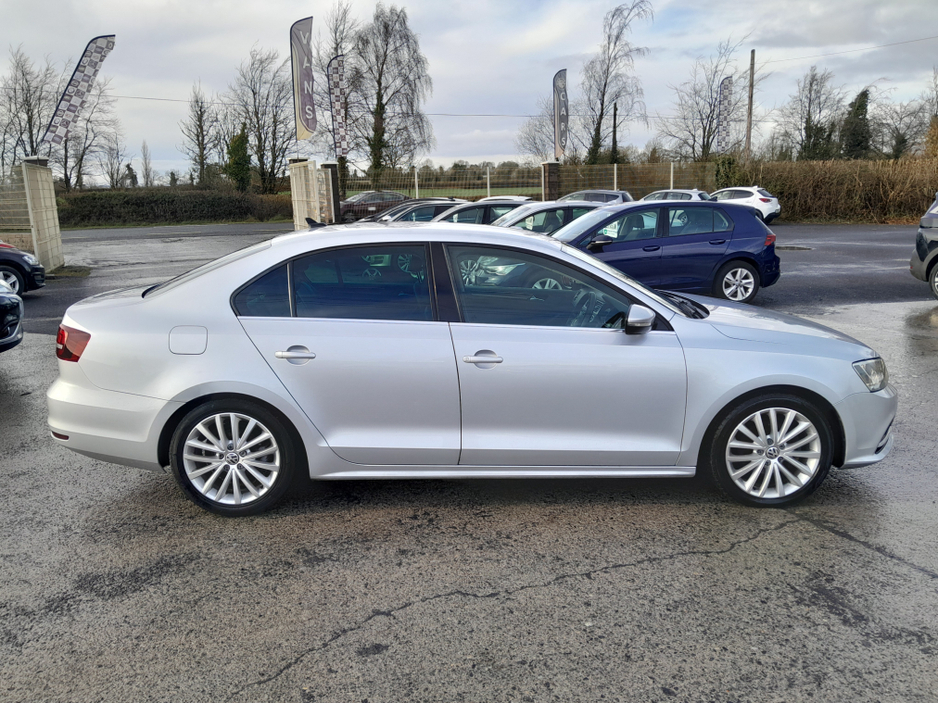 2015 Volkswagen Jetta - image 13