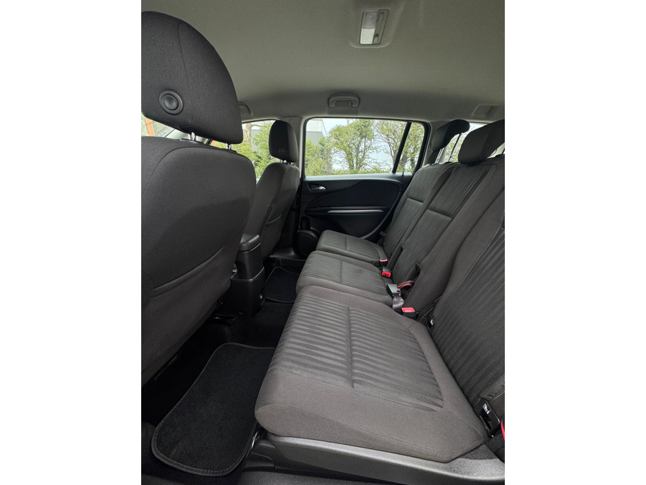 2018 Opel Zafira - image 32