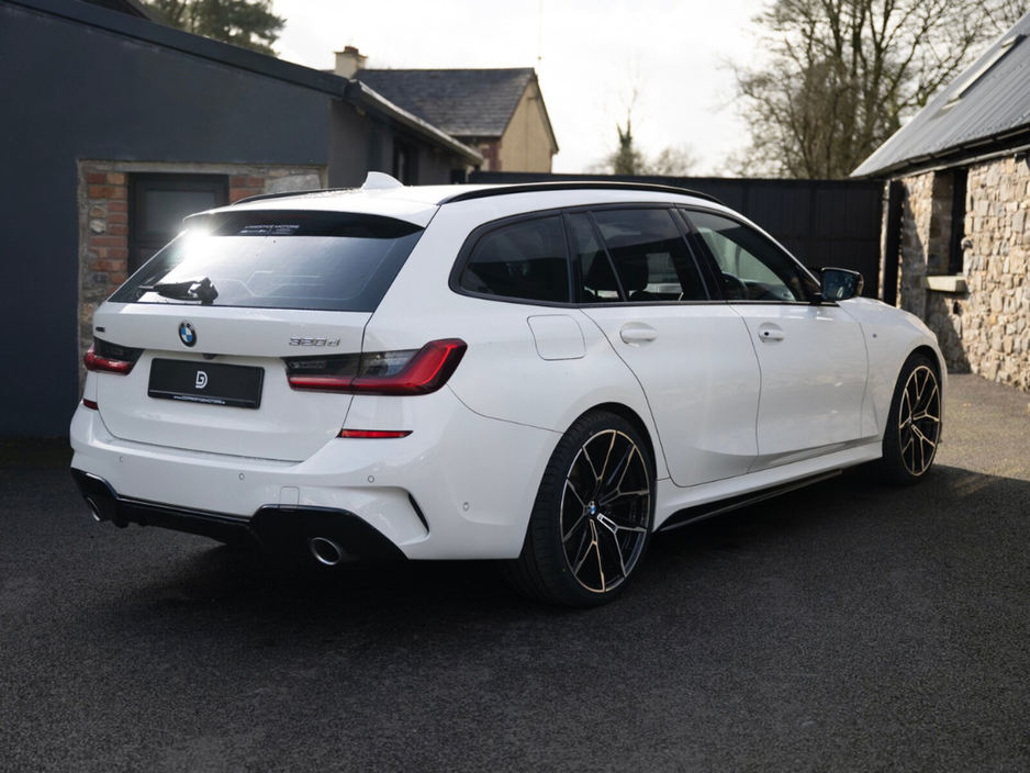 2021 BMW 3 Series - image 5