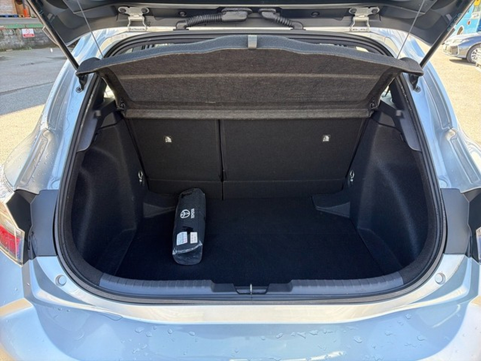 2022 Toyota Corolla - image 10