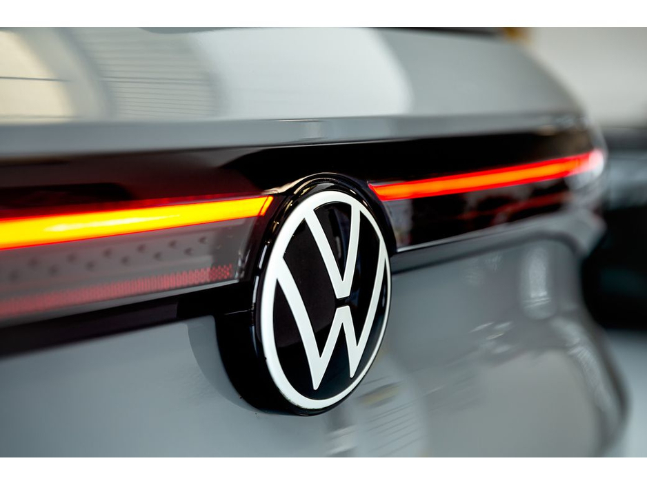 2023 Volkswagen ID.4 - image 12