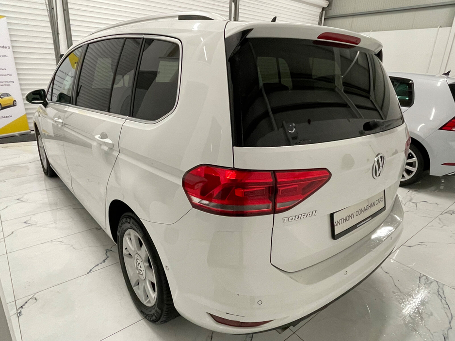 2017 Volkswagen Touran  €30,995
