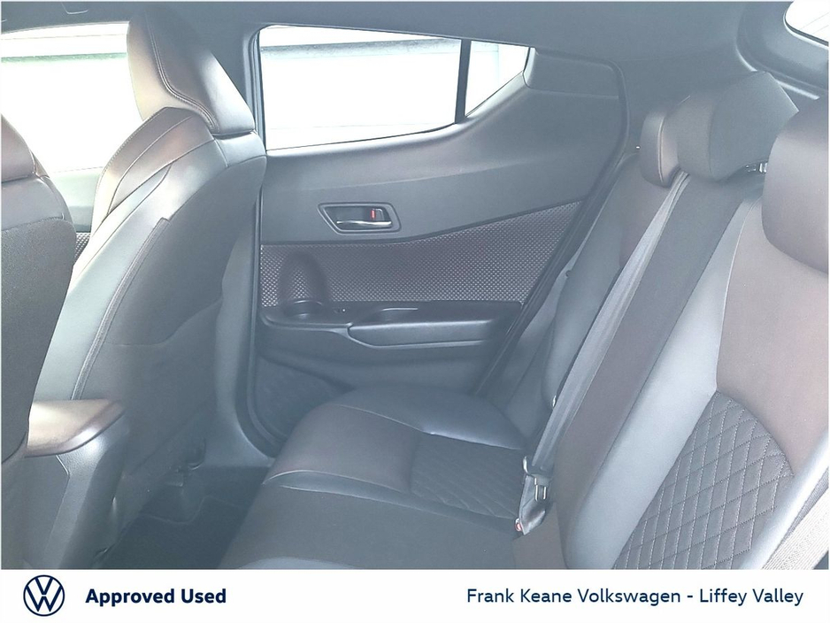 2018 Toyota C-HR SOL AUTO HYBRID 1.8 * *FULL LEATHER* *DIAMOND CUT ALLOYS* *CARPLAY* *HEATED SEATS* *BLIND SPOT* *NEW NCT* *12 MONTHS FRANK KEANE WARRANTY* *FINANCE AVAILABLE* €21,995