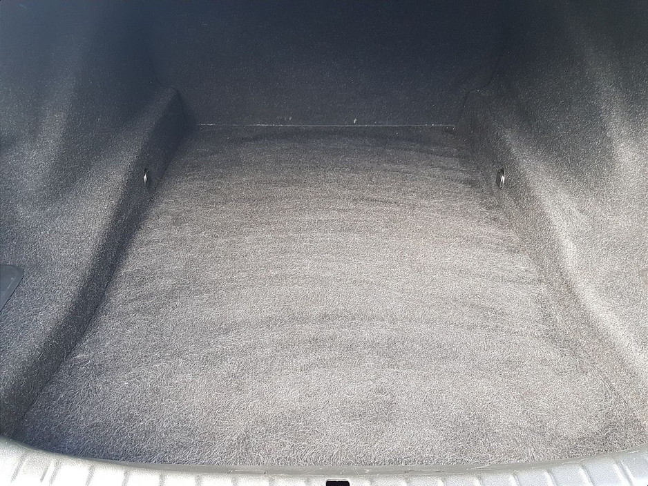 2019 BMW 5 Series - image 11