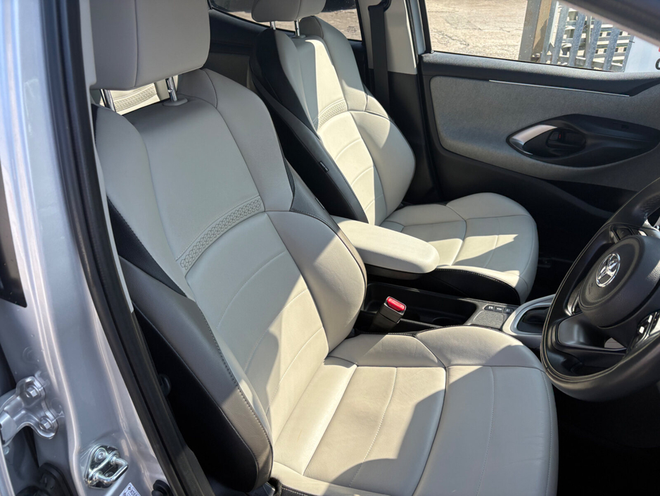 2022 Toyota Yaris 1.5 Hybrid 5Dr Platinum €21,950