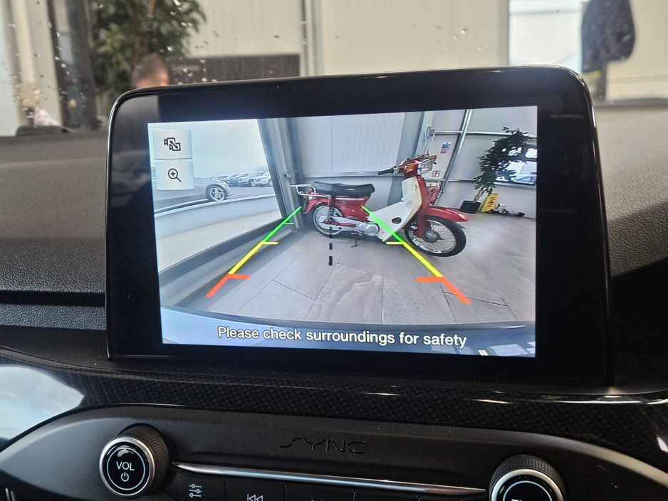 2019 Ford Focus - image 13