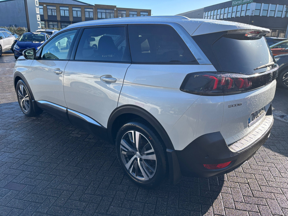 2021 Peugeot 5008 1.5 BlueHDi 130bhp Allure €27,950