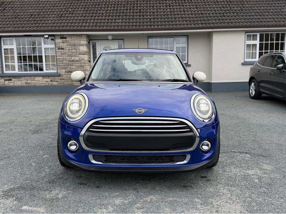 2019 MINI Hatch - image 2