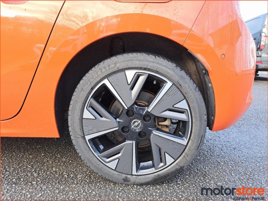 2021 Opel Corsa - image 15