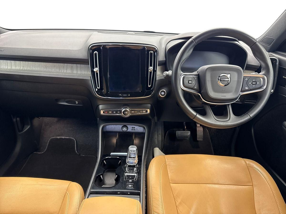 2020 Volvo XC40 - image 8