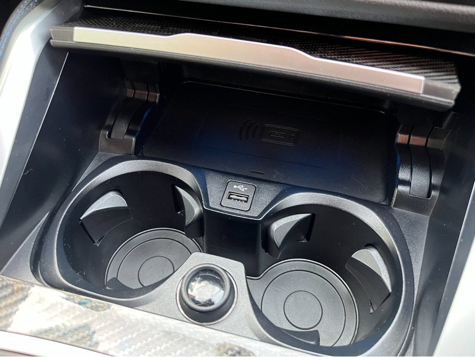 2022 BMW i4 - image 19