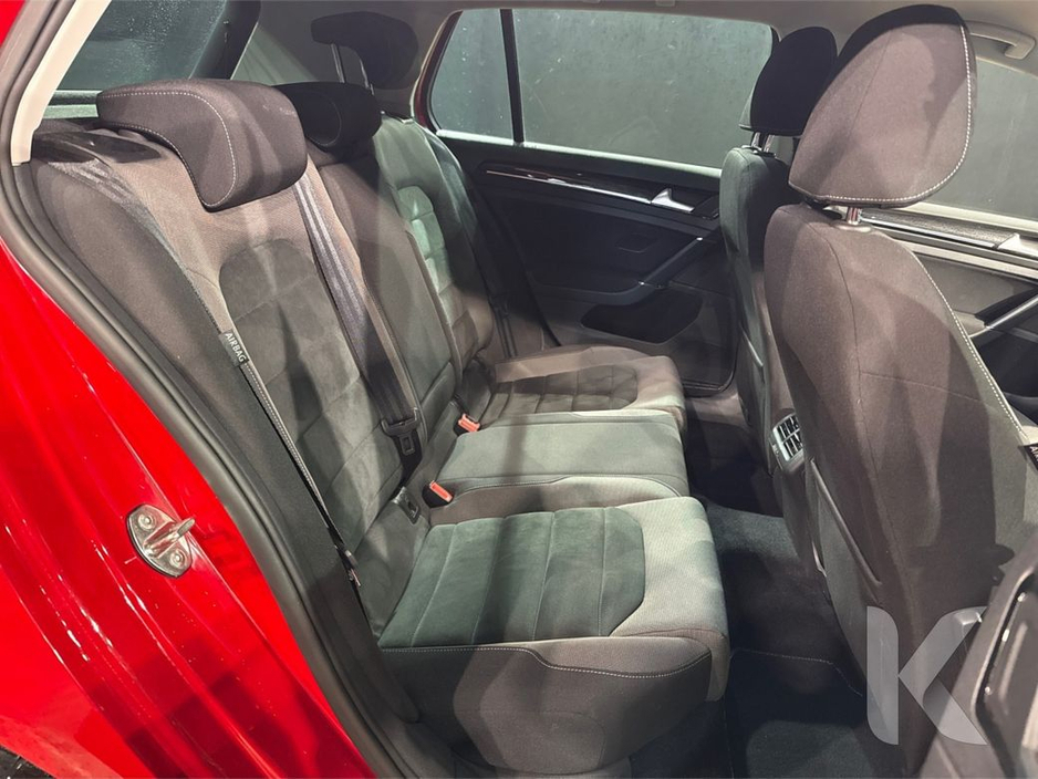 2018 Volkswagen Golf - image 12