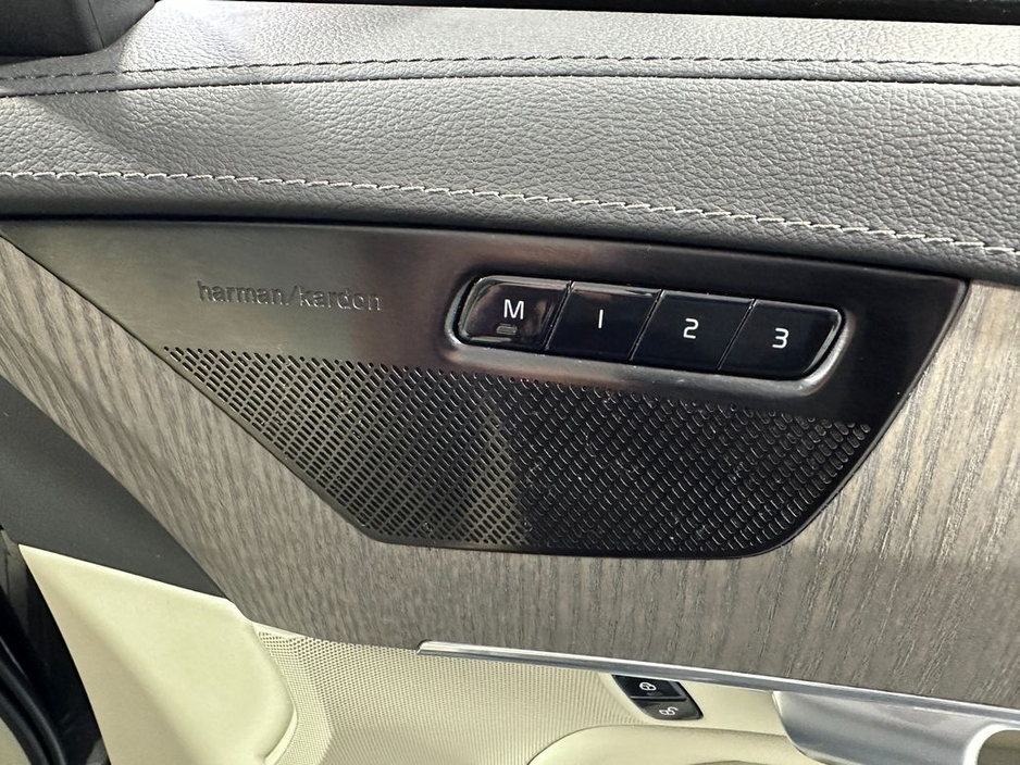2023 Volvo XC90 T8 AWD Dark Theme €67,800