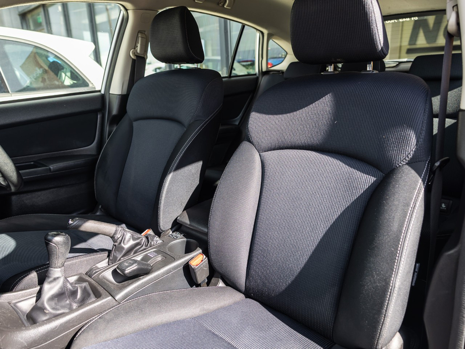 2015 Subaru XV - image 16